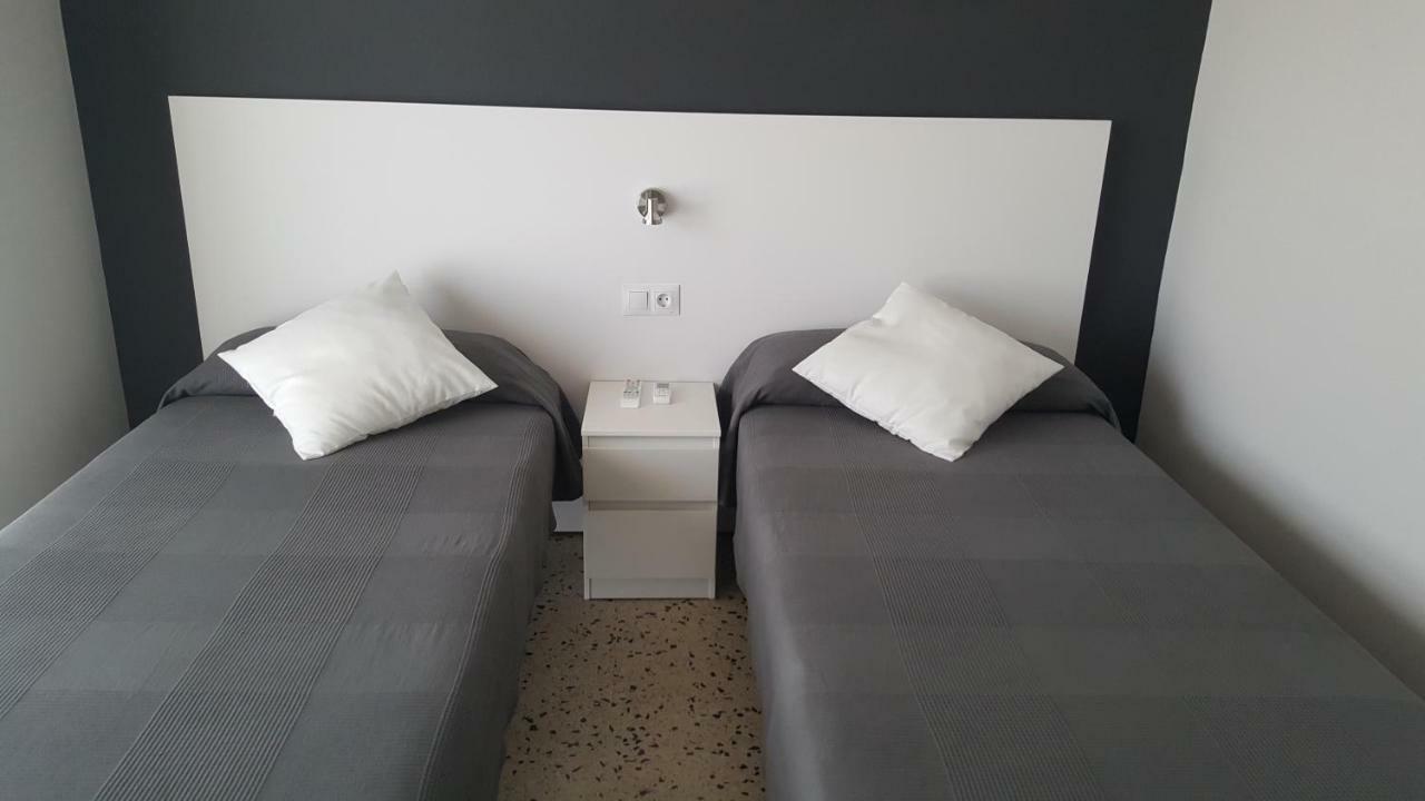 Hostal Can Joanet Cambrils Exterior foto