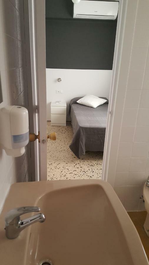 Hostal Can Joanet Cambrils Exterior foto